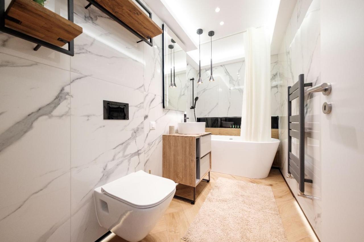 Brand New Luxury Apartment In The Heart Of Braşov Exterior foto