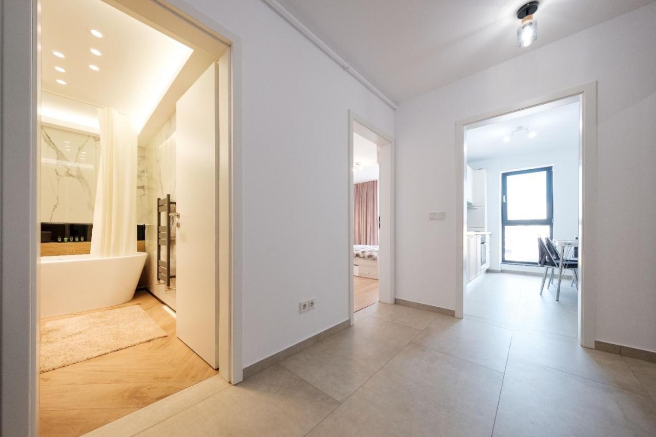 Brand New Luxury Apartment In The Heart Of Braşov Exterior foto